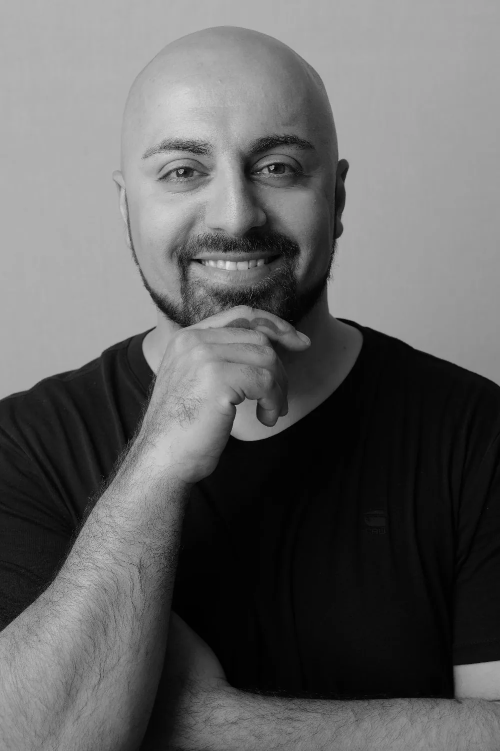 Ali Mahlodji, Porträt (Foto: Manfred Baumann)