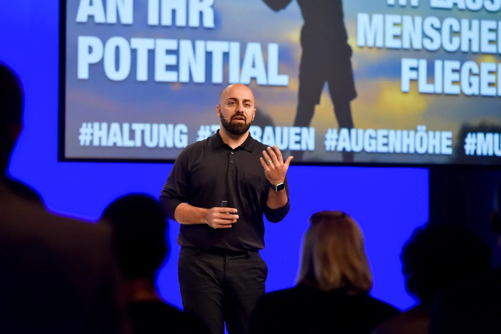 Ali Mahlodji, Porträt (Foto: Gregor Nesvadba)