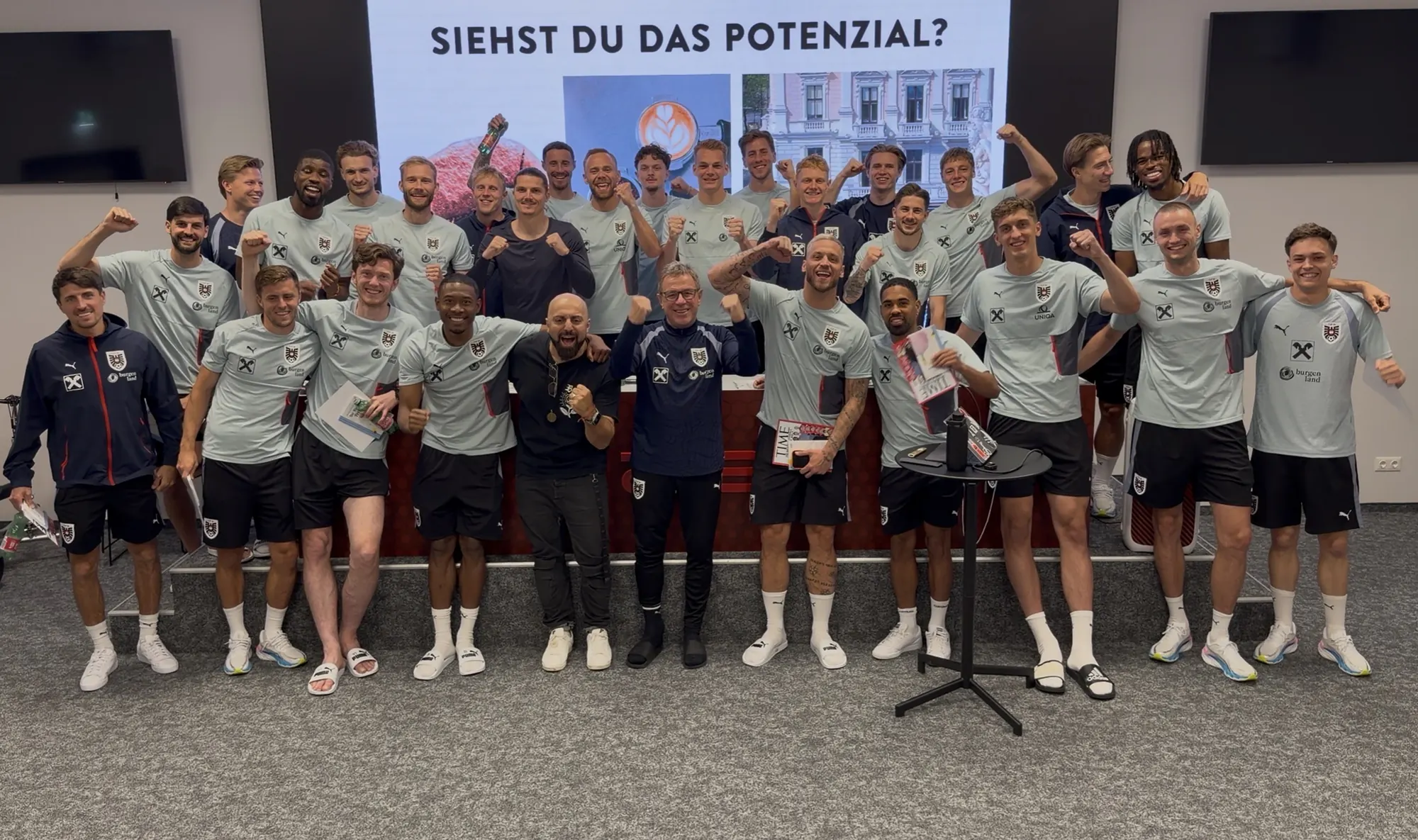 Ali Mahlodji mit dem österreichischen Nationalteam